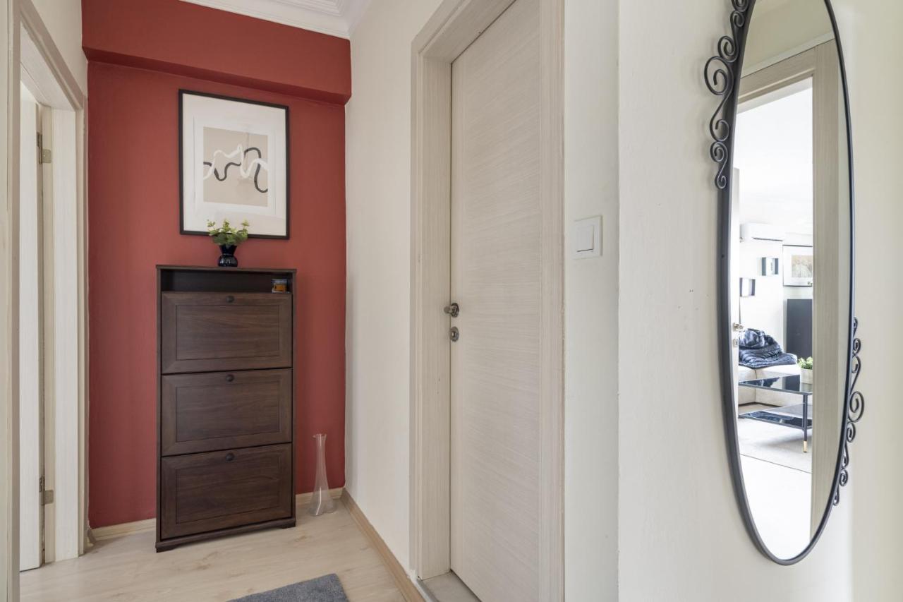 Modern Flat With Balcony On Bagdat Street Apartment Istanbul Exterior photo